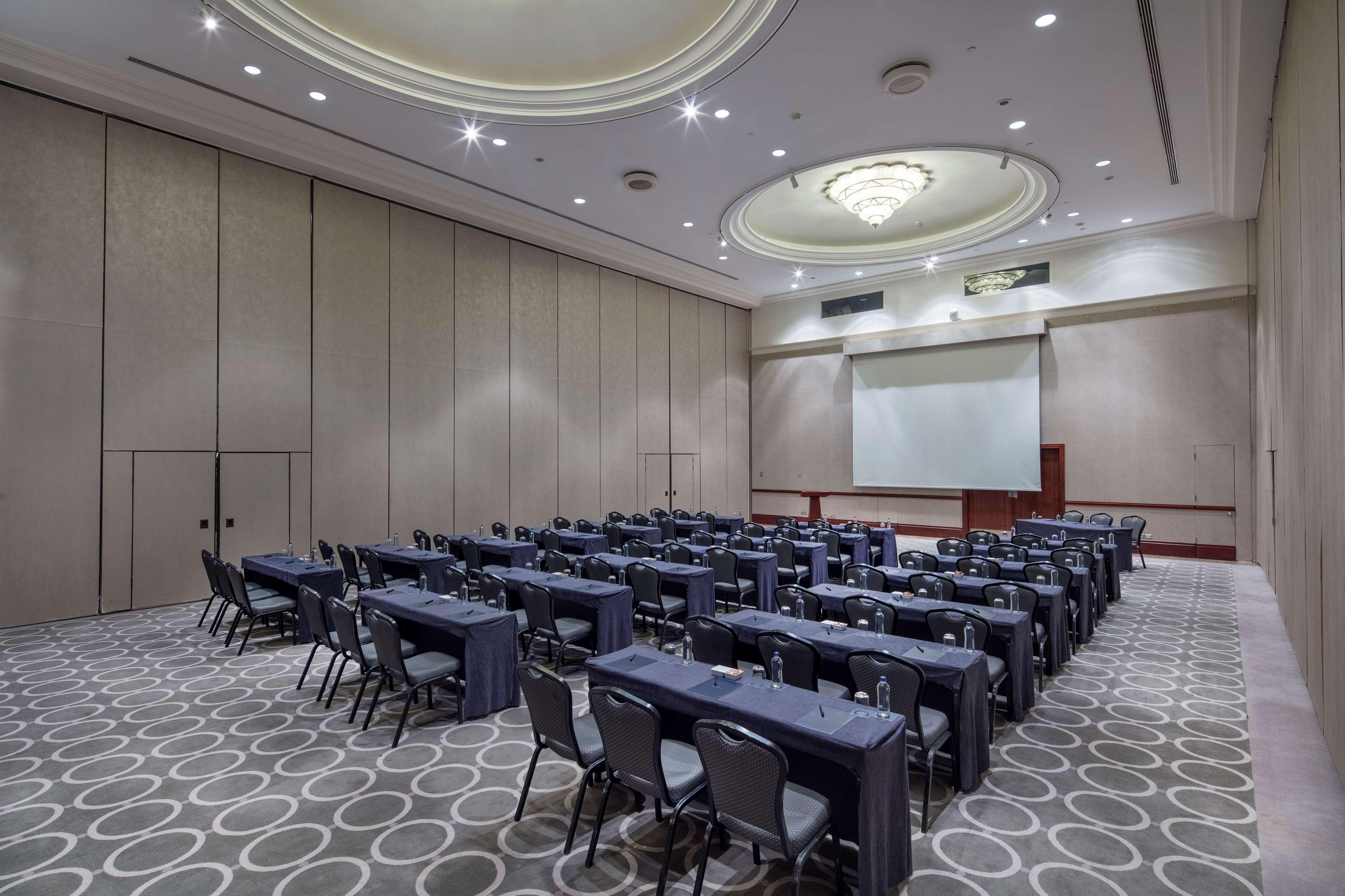 Adana Hiltonsa Hotel Zewnętrze zdjęcie