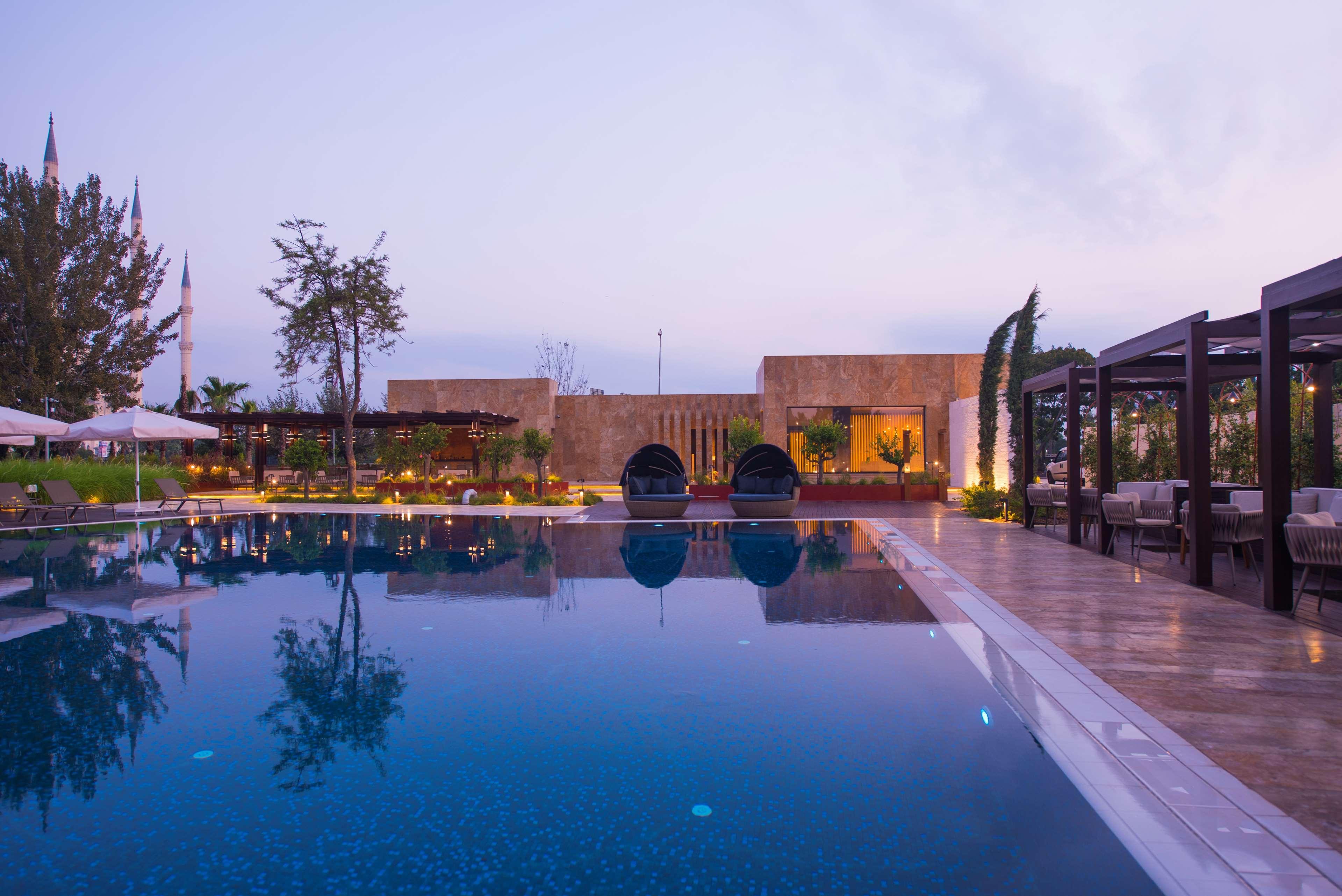 Adana Hiltonsa Hotel Zewnętrze zdjęcie