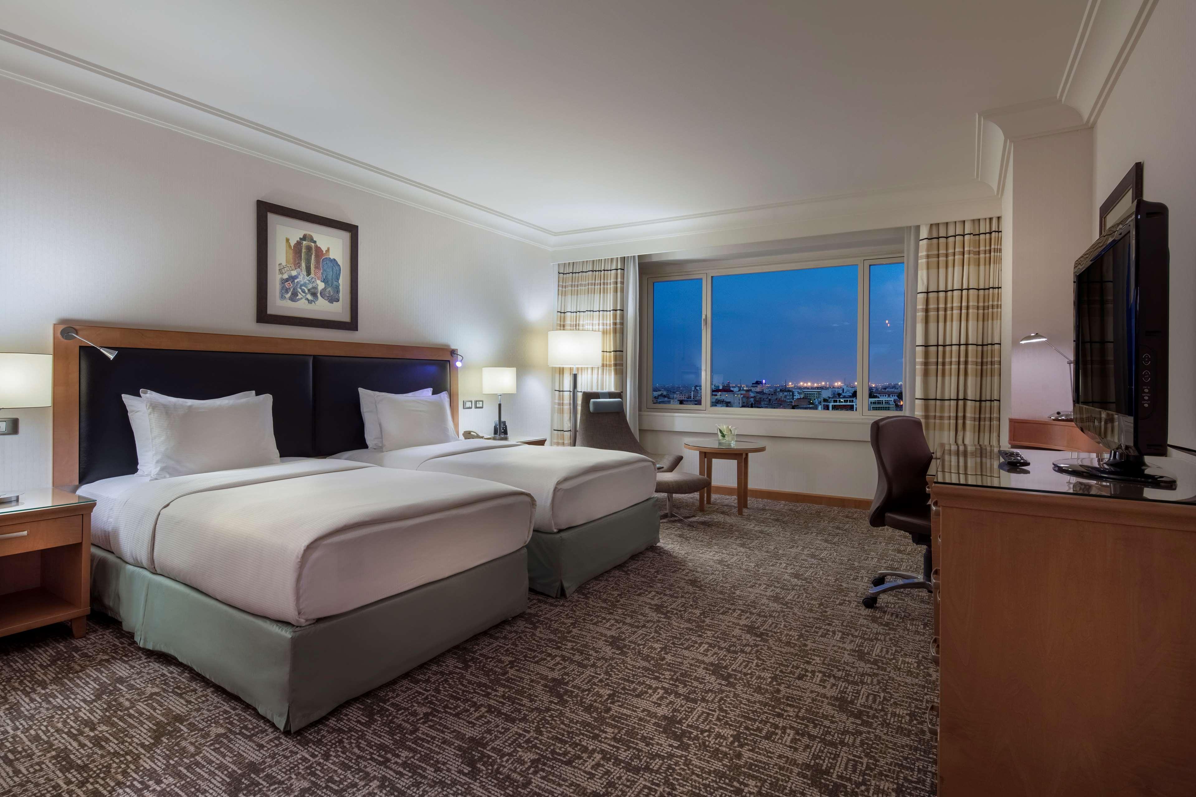 Adana Hiltonsa Hotel Zewnętrze zdjęcie