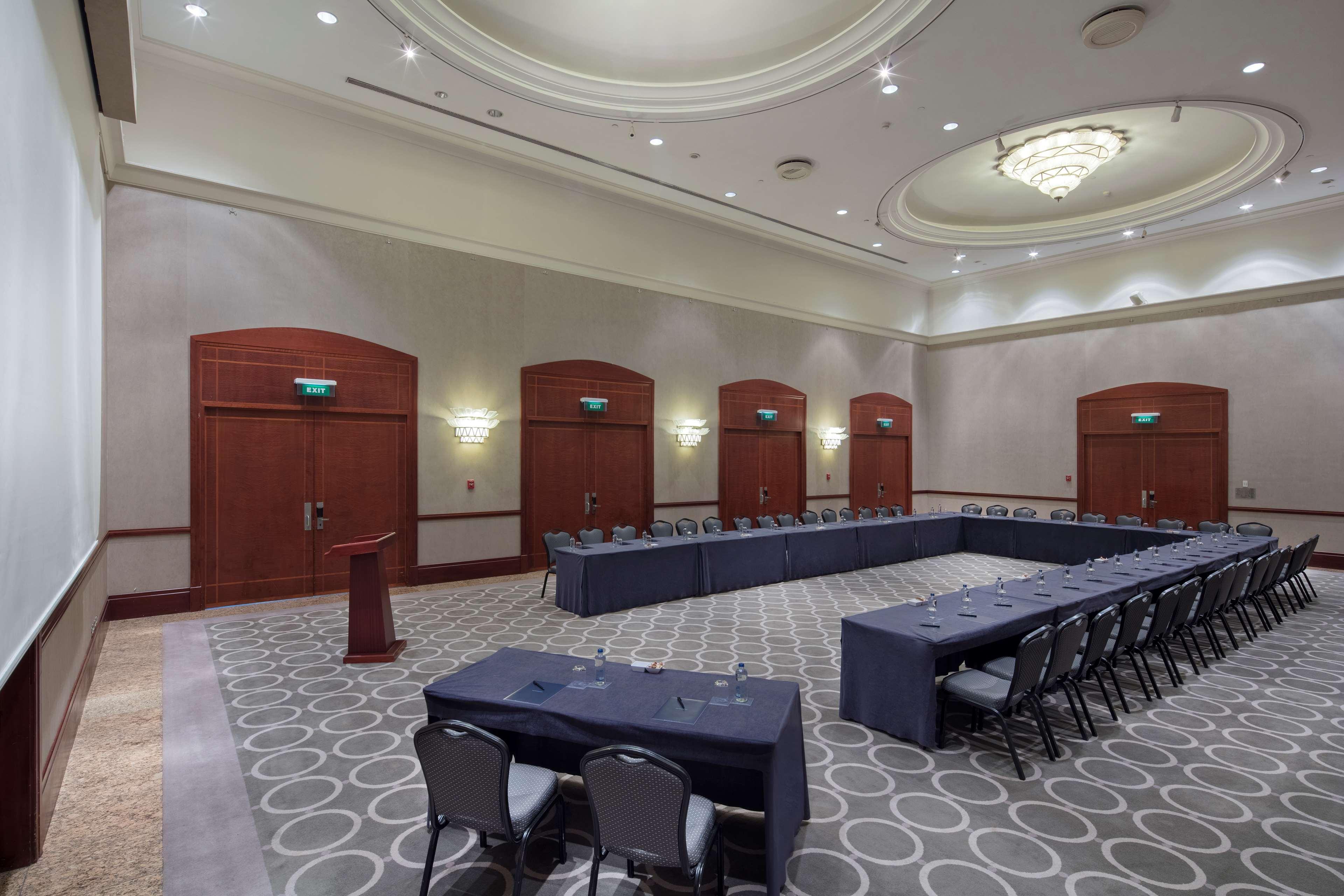 Adana Hiltonsa Hotel Zewnętrze zdjęcie