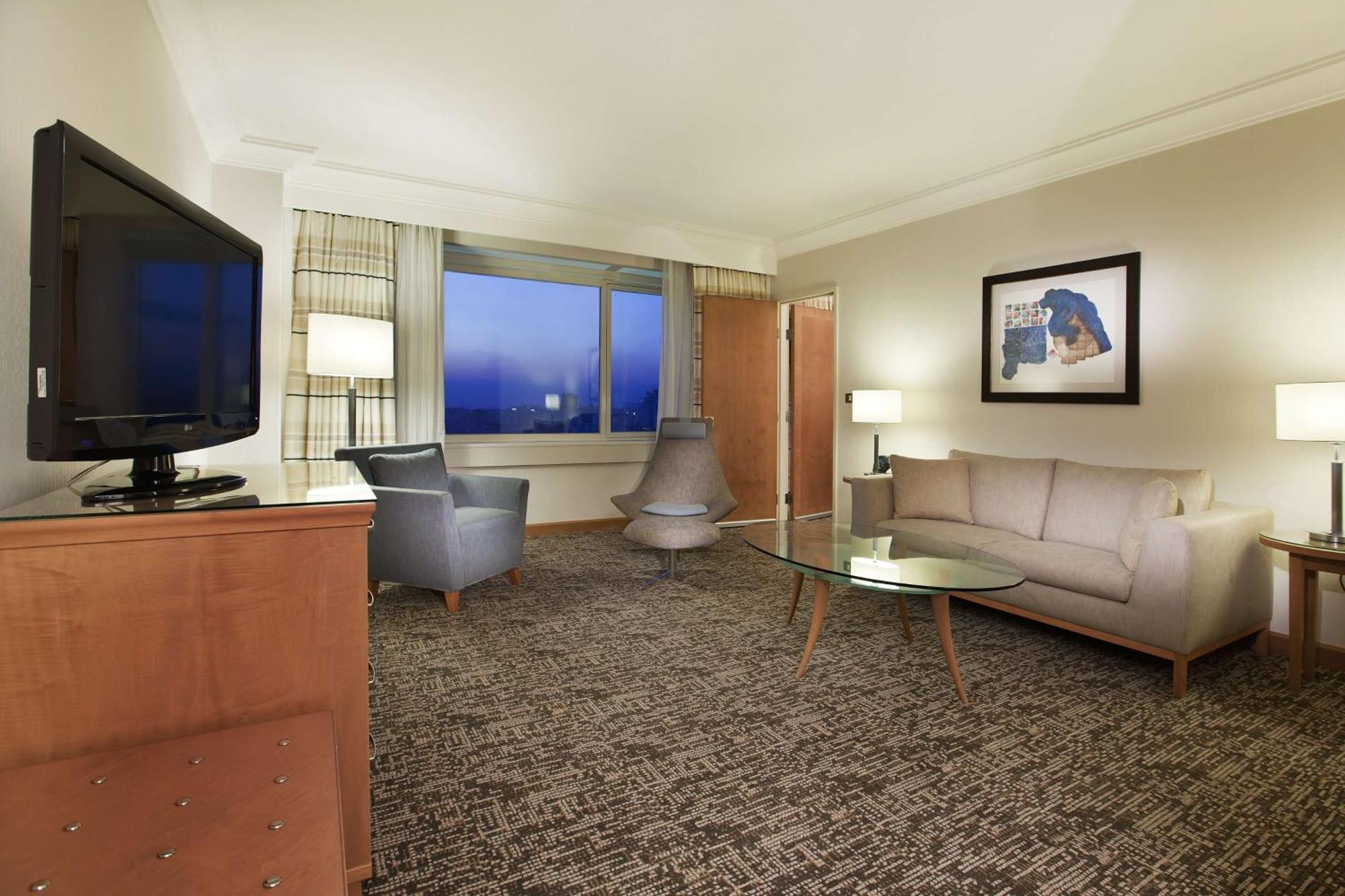 Adana Hiltonsa Hotel Zewnętrze zdjęcie