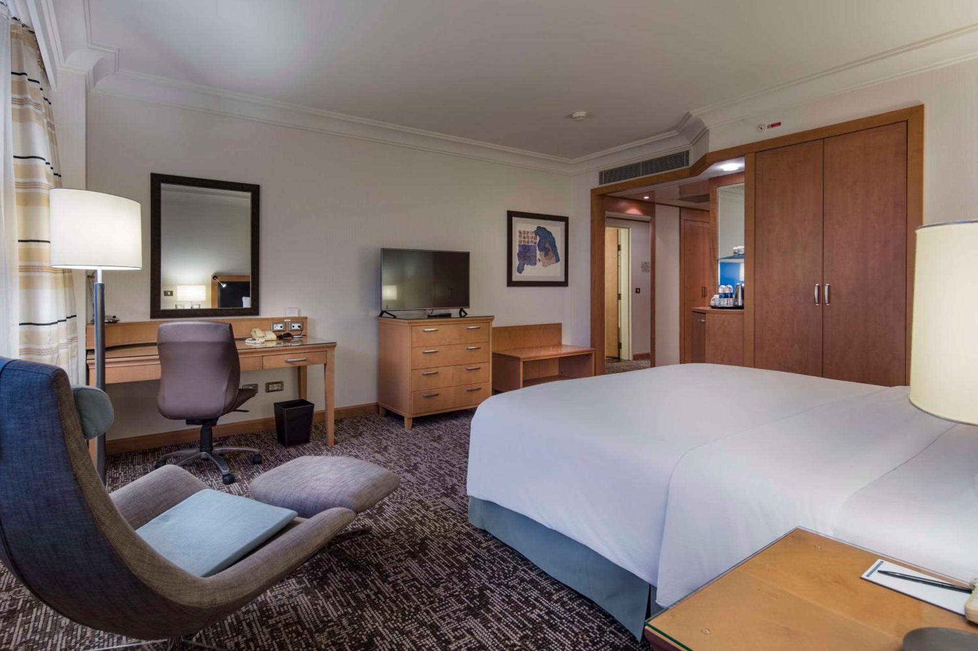 Adana Hiltonsa Hotel Zewnętrze zdjęcie