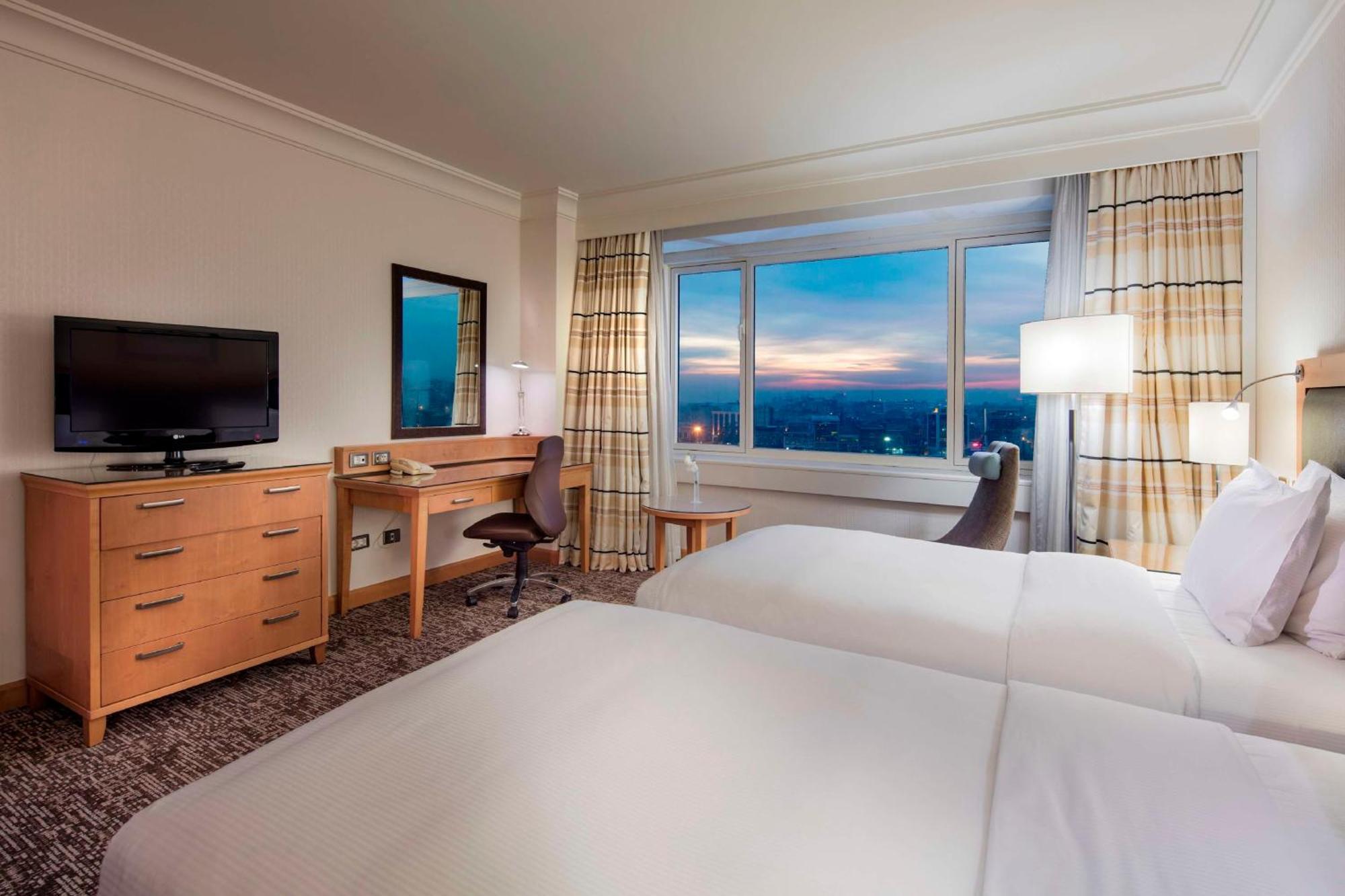 Adana Hiltonsa Hotel Zewnętrze zdjęcie
