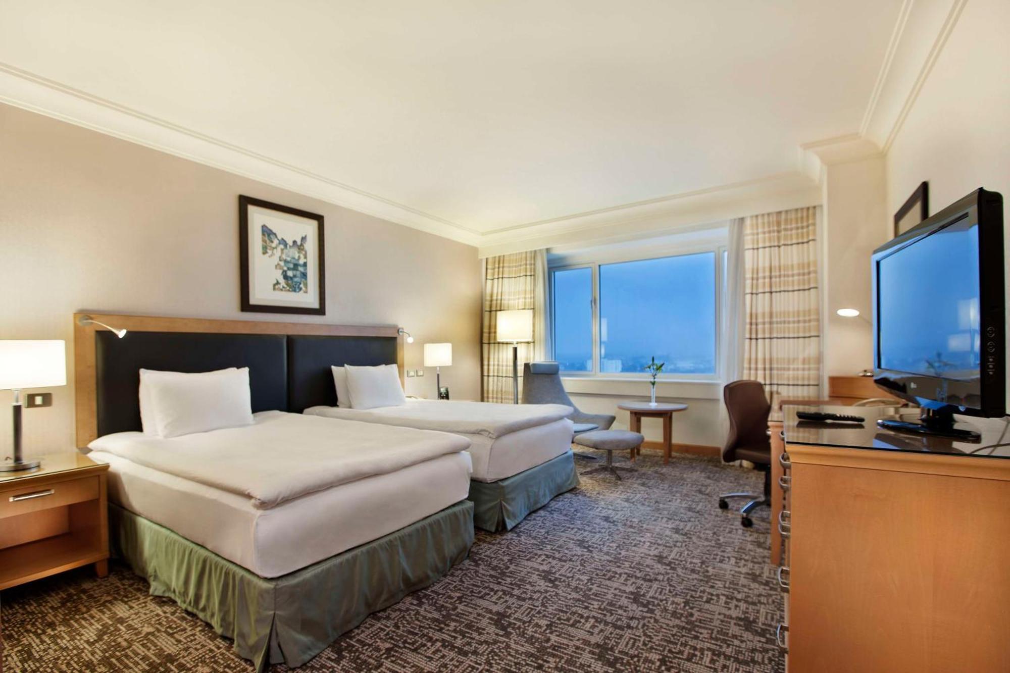 Adana Hiltonsa Hotel Zewnętrze zdjęcie