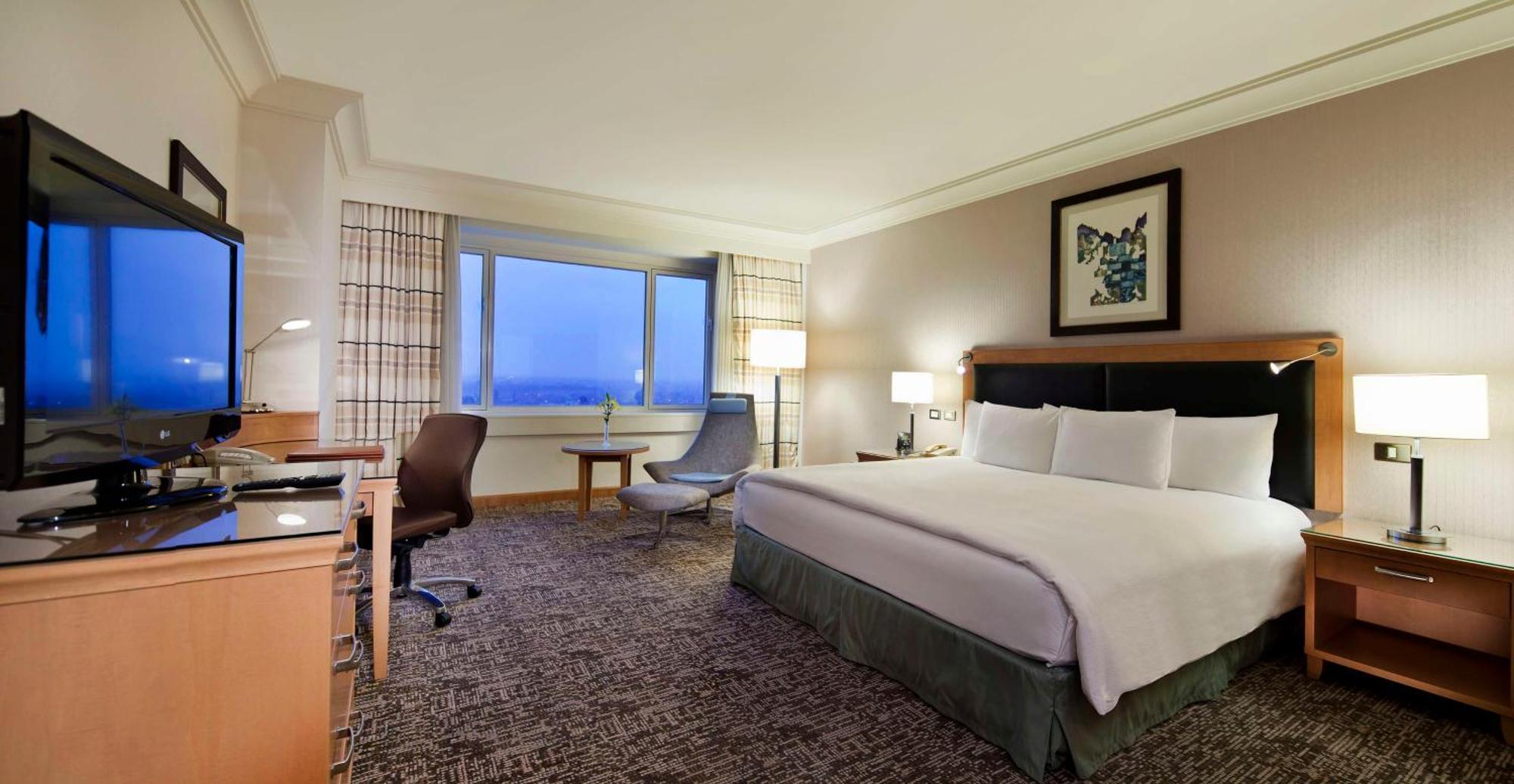 Adana Hiltonsa Hotel Zewnętrze zdjęcie