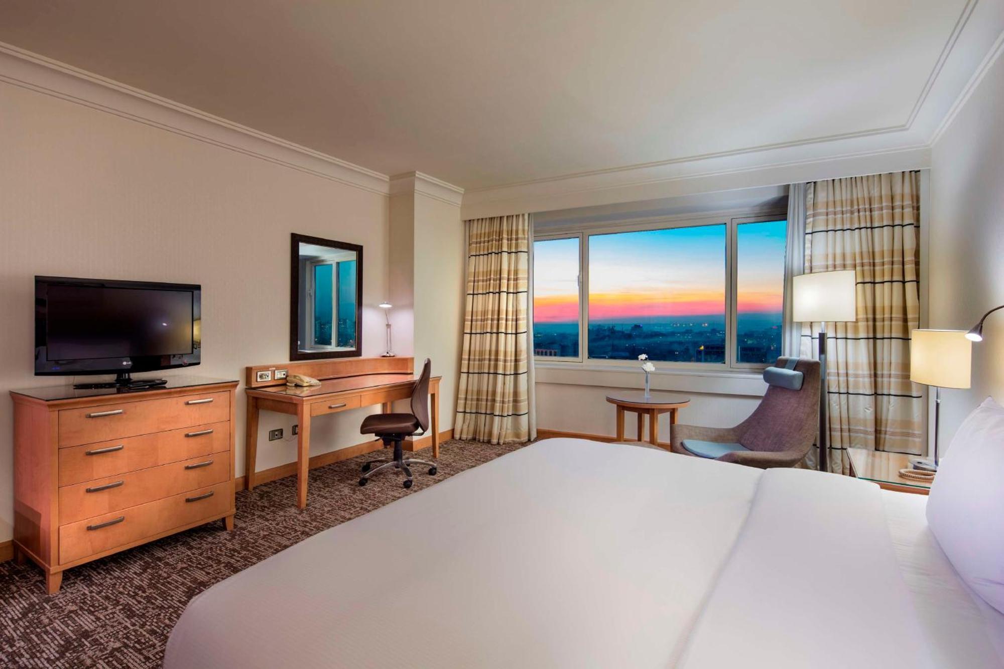 Adana Hiltonsa Hotel Zewnętrze zdjęcie