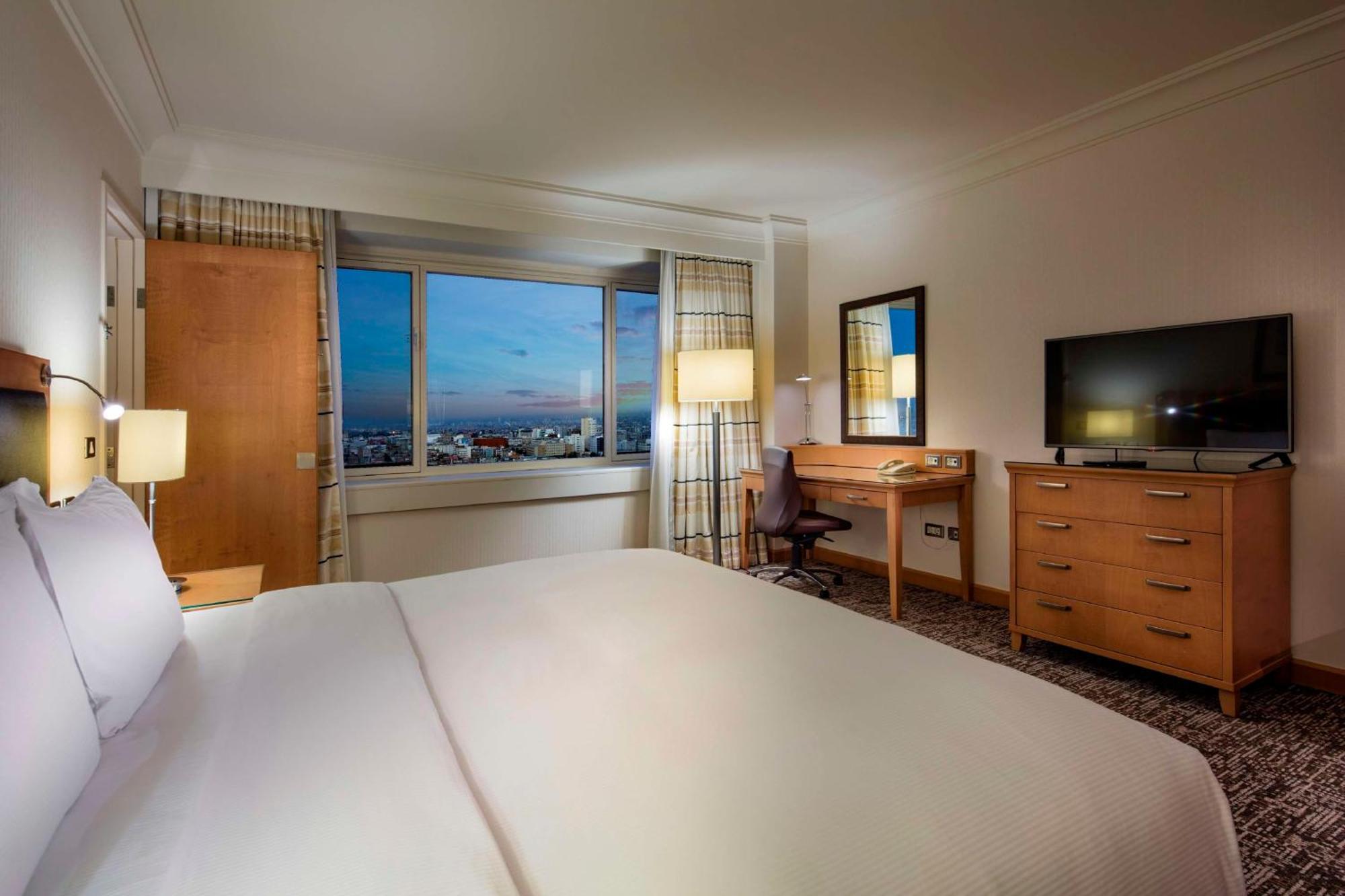 Adana Hiltonsa Hotel Zewnętrze zdjęcie
