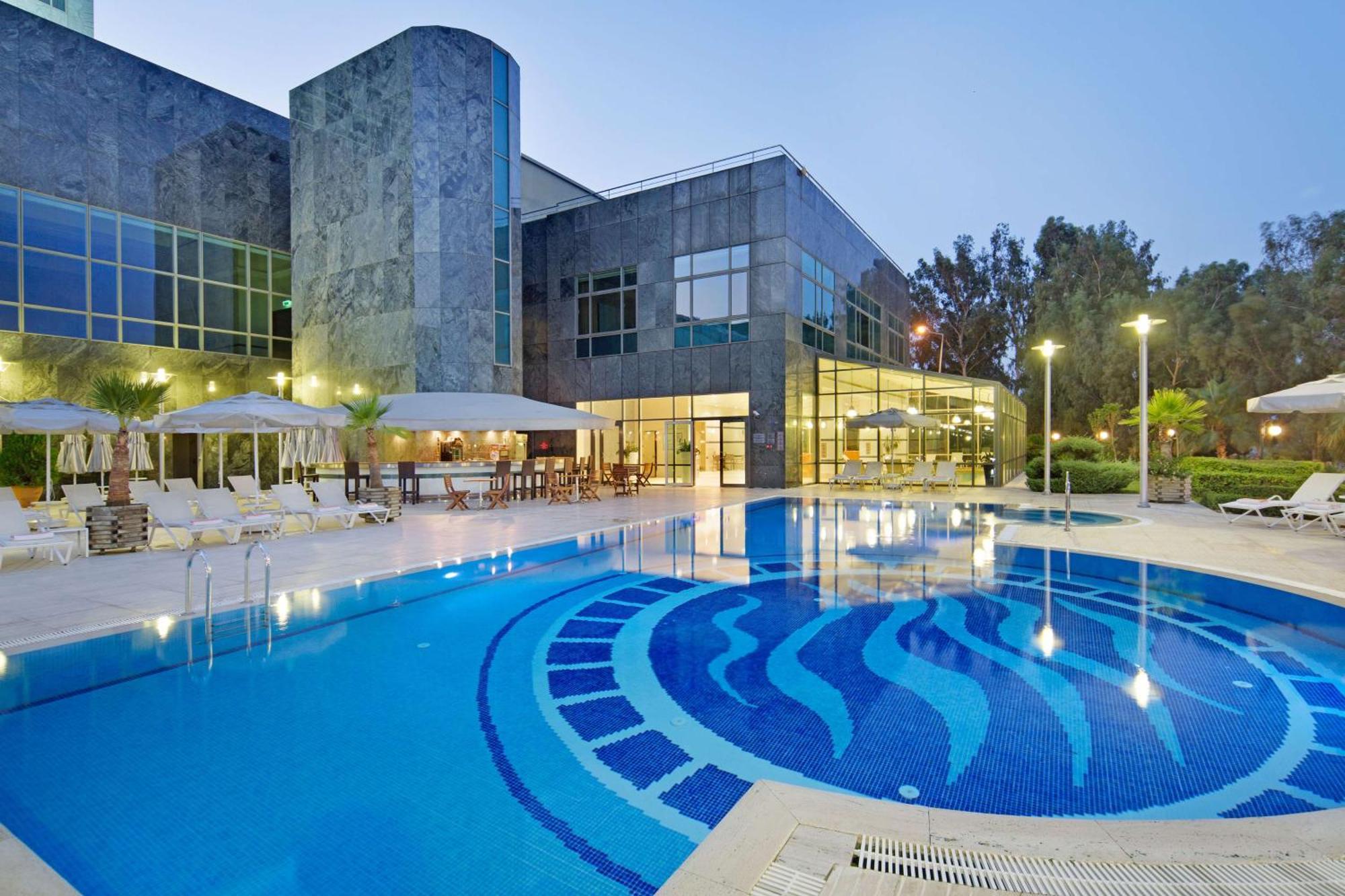 Adana Hiltonsa Hotel Zewnętrze zdjęcie