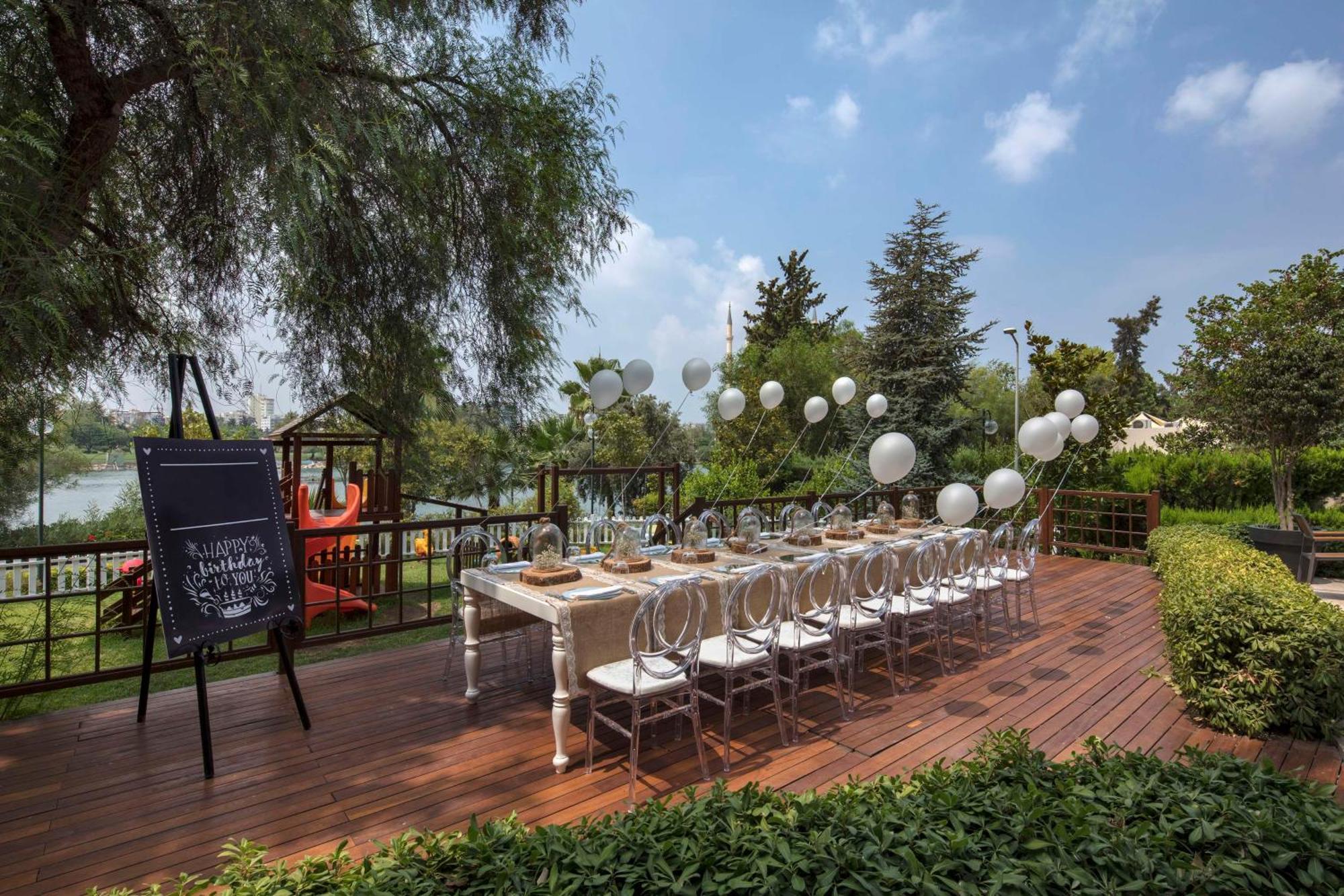Adana Hiltonsa Hotel Zewnętrze zdjęcie