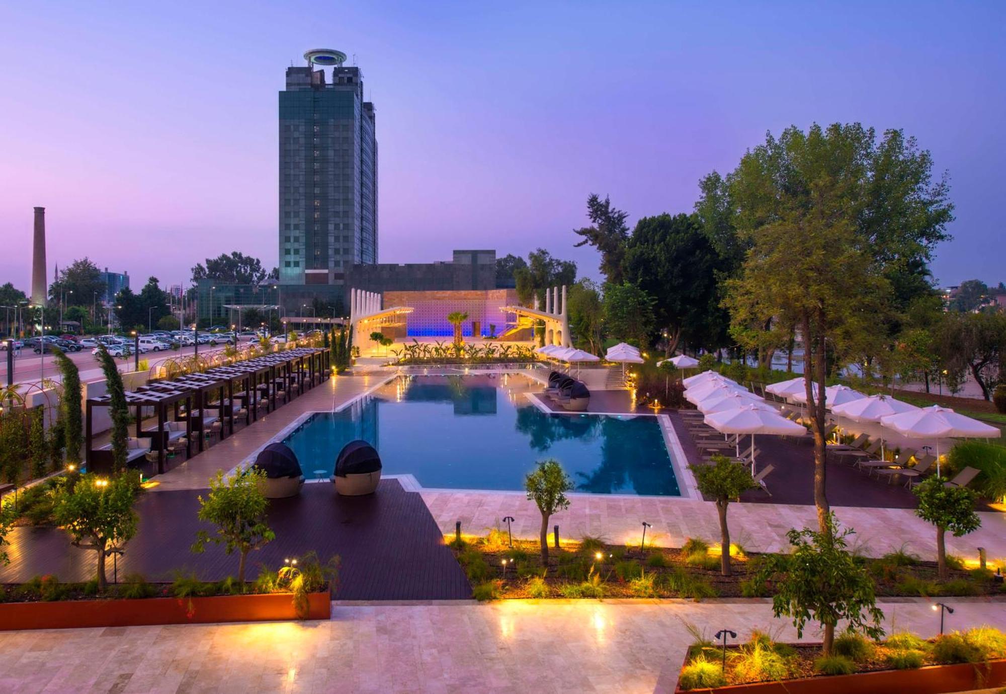Adana Hiltonsa Hotel Zewnętrze zdjęcie